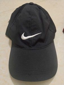 Stylish Nike &amp; Ace Gold Caps