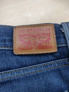 PRICE DROP❗LEVIS 311 SHAPING SKINNY DENIM