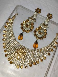 Stunning Necklace &amp; Earring Set