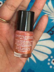 Color Essence Nail Polish - Coral Hue