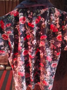 Floral Print V-Neck Tshirt