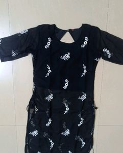 Disainer Black Kurtis