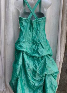 232112. Stunning Teal Tiered Gown