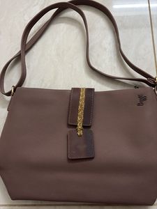 Baggit ShufflePink Sling Bag