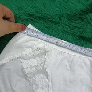 White 🫴🏻🎁Lace Briefs
