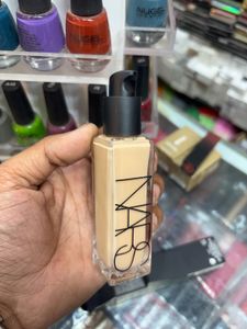 NARS Natural Radiant Longwear Foundation