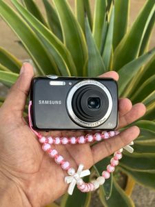 Samsung Digital Camera with Accessories