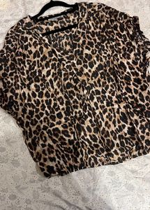 Stylish Leopard Print V-Neck Top