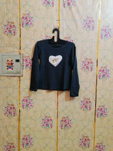 🇳🇿💫🎀Chic charcoal Top with Heart Design