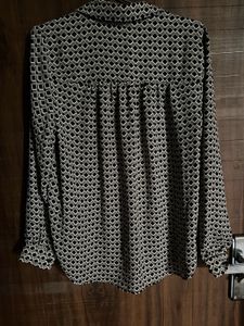 H&amp;M Retro Geometric Print Button-Up Blouse