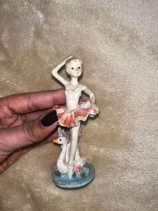 Dancing Girl Showpiece
