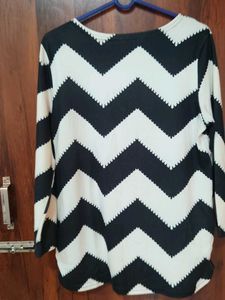 Chic Black &amp; White Chevron Top