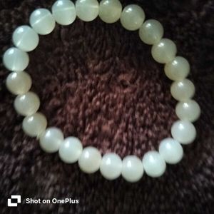 Aestheic bead bracelets for chic look