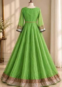 Embellished Green Lehenga Choli Set 💚✨