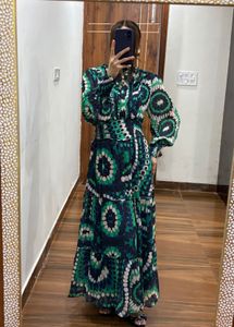 Abstract Retro print Maxi with smocked cuffs
