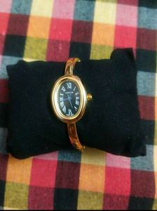Elegant Gold Oval Watch