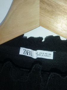 ZARA Chic Black Sleeveless Top with Ruffle Neck