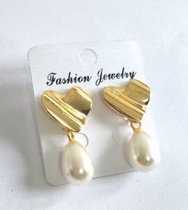 Heart & Pearl Drop Earrings ❣️