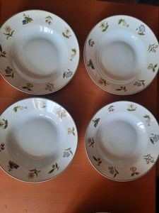 🩷580 ONLY🩷NEW BONECHINA SET OF 4