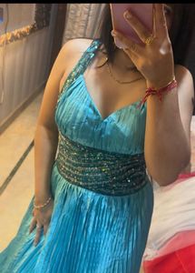 Beautiful Teal Embellished Gown🦋🎀❤️