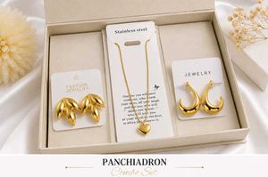 Gold Tone Jewelry Set