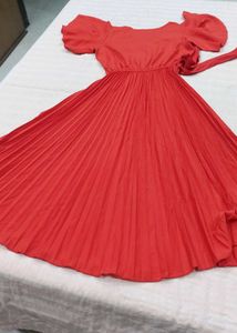 Elegant Red Pleated Maxi Dress