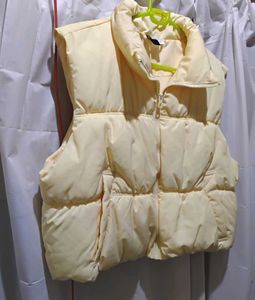 H&amp;M Sleeveless Cream Puffer Jacket