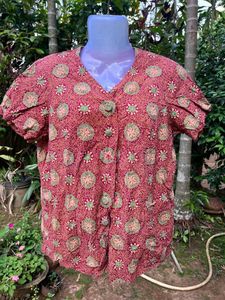 Red Floral Print V-Neck Blouse