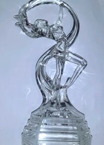 💎 Crystal Flow Sculpture — Luxury Glass Showpiece