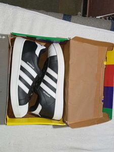Adidas Superstar Sneakers