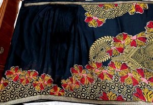 🇳🇿💫🎀Elegant Black Saree with Floral Embroidery