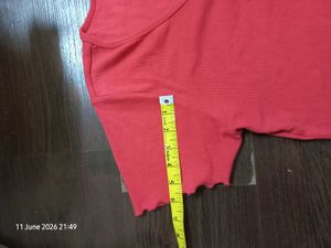 Cute Red Lettuce Trim Cropped Top