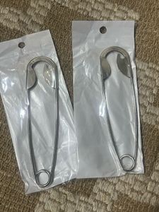 1 Large Safety Pins