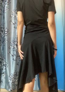 Chic Black Midi Skirt