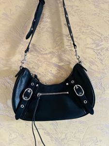 Chic Black Shoulder Bag