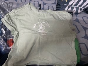 green h&m tshirt