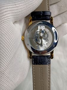 Stylish GOLDEN colour Leather Strap Watch
