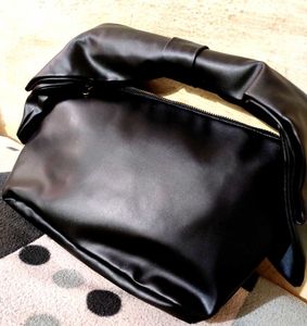 Myglamm Bow Bag Black Big Size