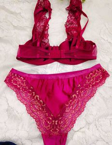 Lace Bra and Panty Set