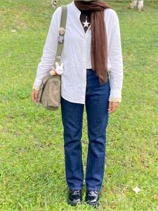 COMBO Dark Blue Jeans and white shirt.