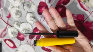 guaranteed waterproof eyeliner with lipliner