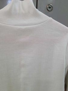 OFFER❤️Classic White Turtleneck Top