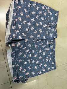 floral shorts