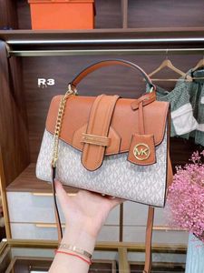 Micheal kors slingbags