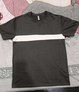 Men's Dark Grey T-Shirt with White Stripe M size
