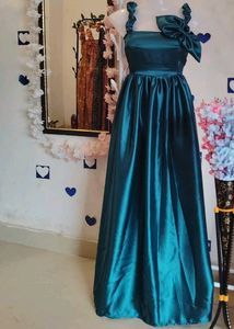 Elegant Teal Satin Gown with Bow Detail