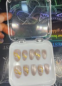 Press-On Nails - Gold Swirl Design
