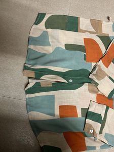 Women’s Abstract Print Button-Up Shirt
