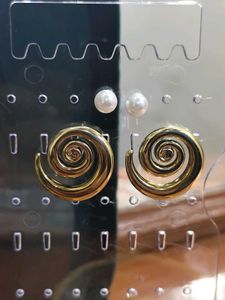 Gold Spiral studs & Pearl Earrings