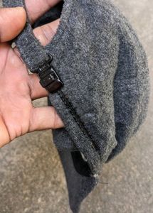 Grey Baseball Cap 🧢